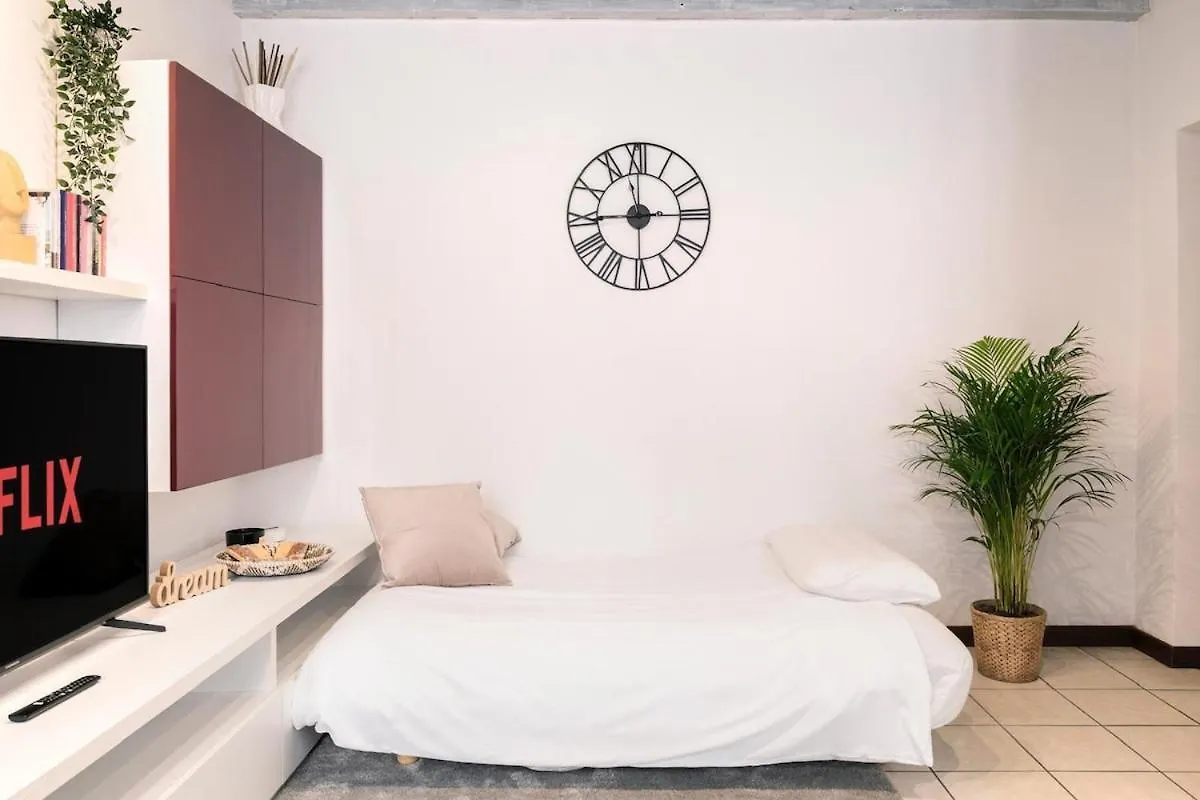 Apartment Astra-Timeless Elegance In Como City Center Italy