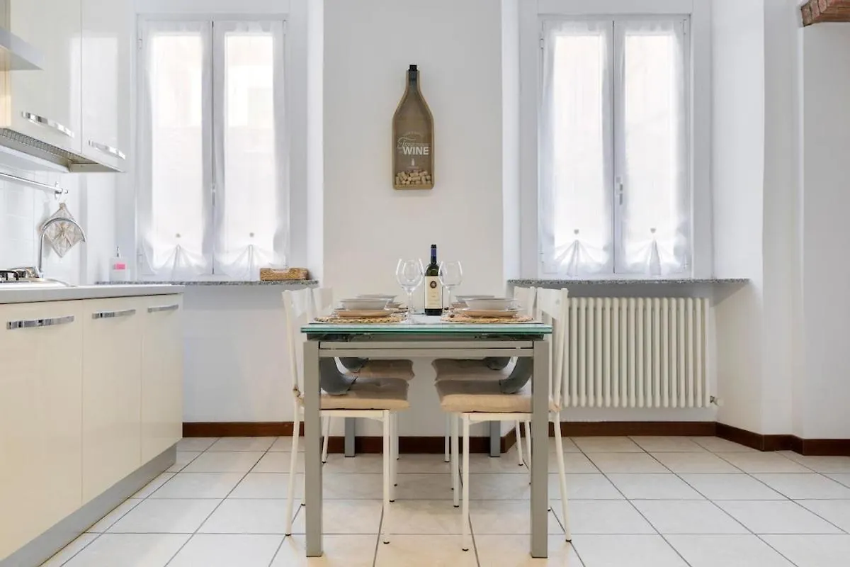 Astra-Timeless Elegance In Como City Center