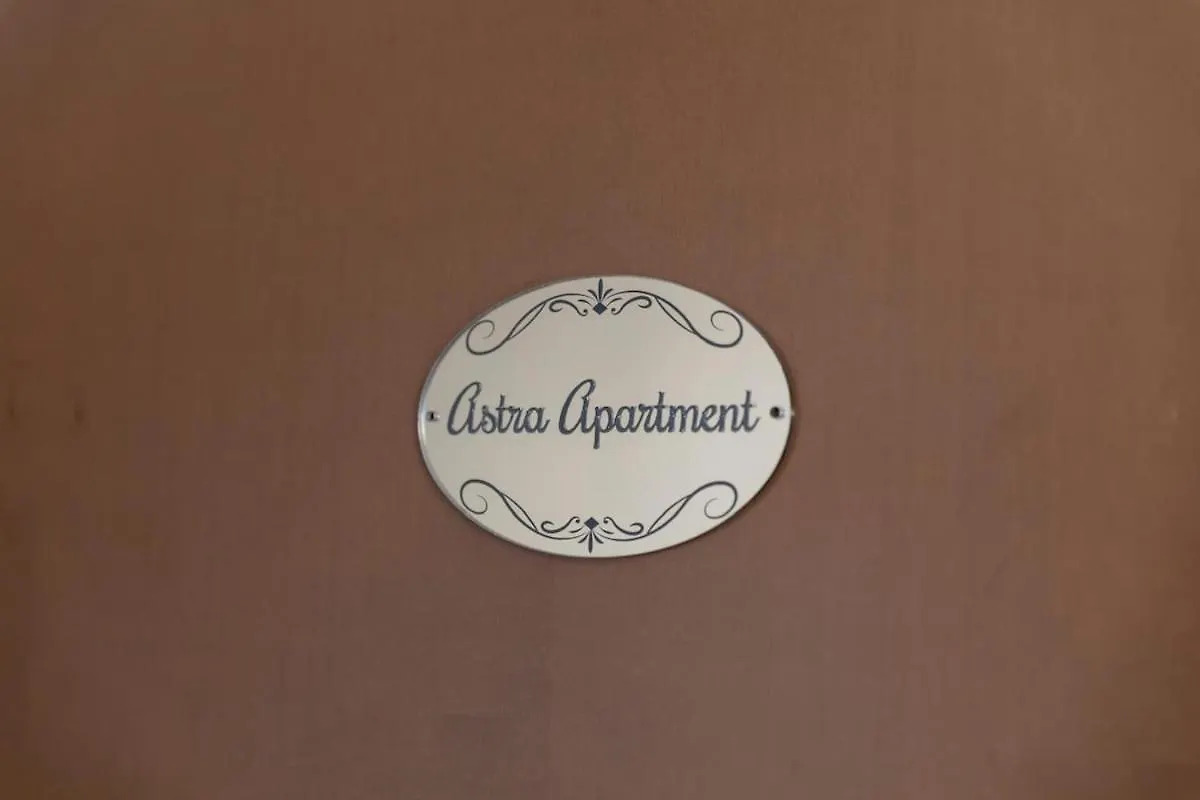Astra-Timeless Elegance In Como City Center Apartment